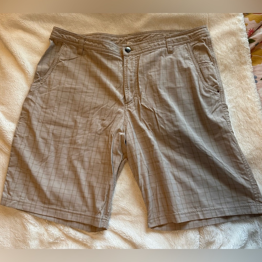 Lululemon Kahuna Men’s Golf Shorts size 40